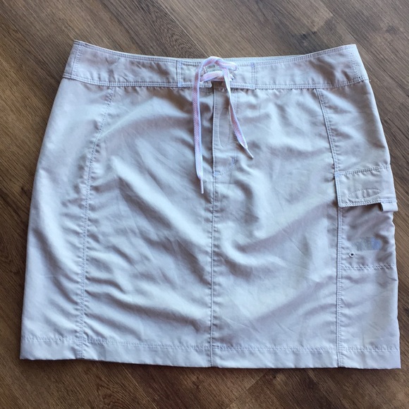 The North Face Dresses & Skirts - The NORTH FACE Skirt Size 8